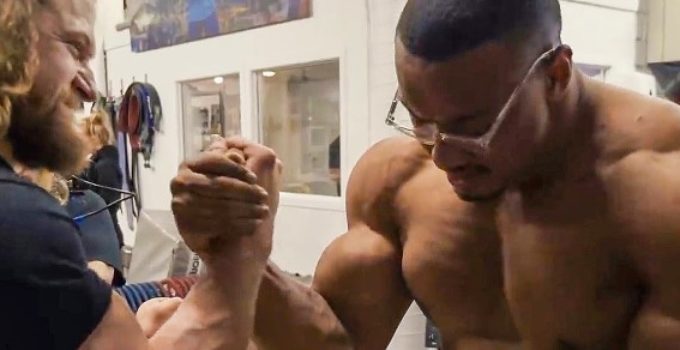 Jujimufu Larry Wheels In Arm Wrestling